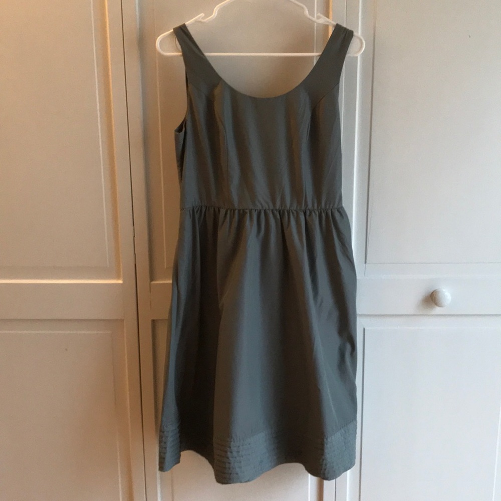 Tevelio grey formal dress fit and flare size 4